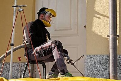 Rottura di una tubazione, dilavamento del terreno e cedimento strutturale
