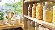 Dispensa in cucina: come ricavare uno spazio ordinato senza appesantire 