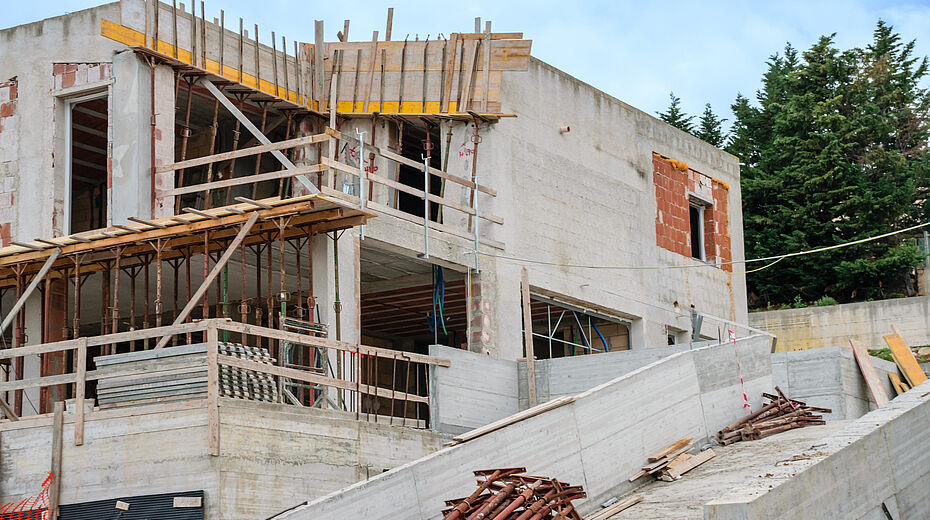Mutui: un chiarimento su casa in costruzione e coniuge a carico