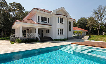 Casa con piscina: quante sono e quanto costano?
