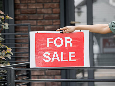 Vendere casa e pertinenze: come si calcola la plusvalenza?